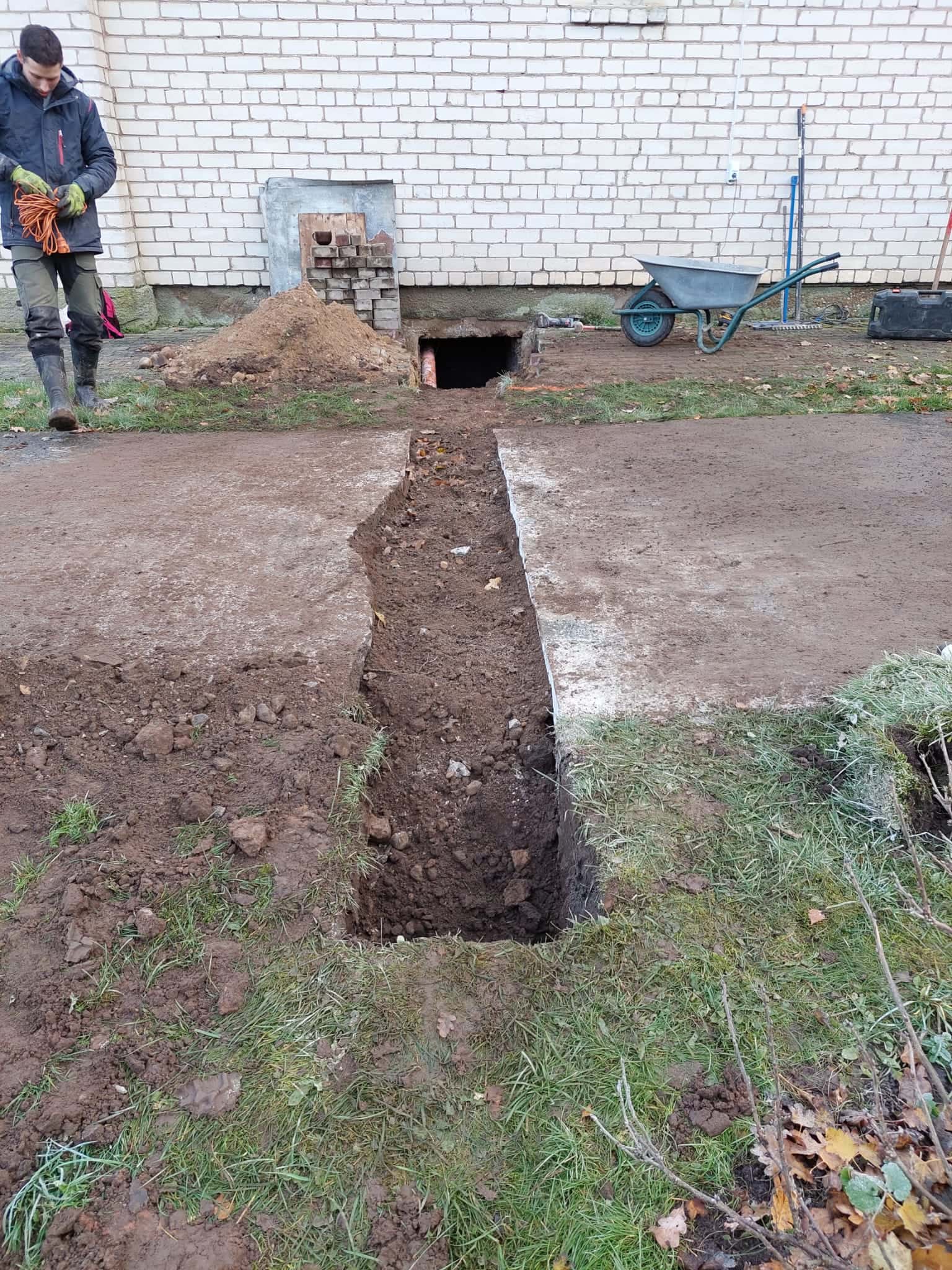 Работы по установке септика на объекте